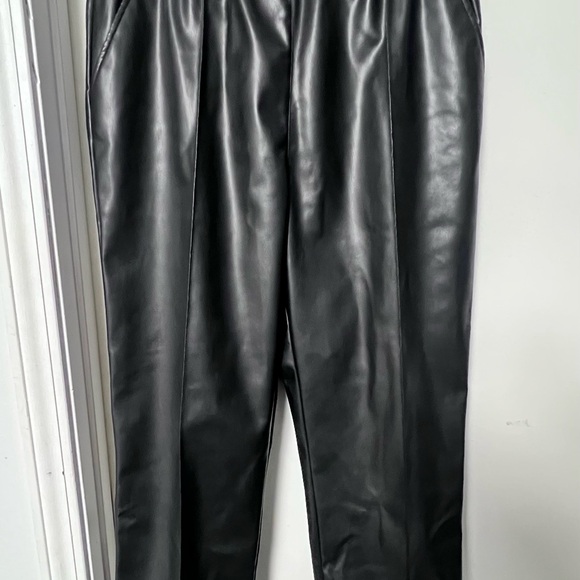 H&M Women's Black High Rise Jeans - Picture 2 of 7